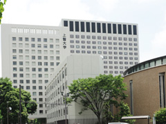 上智大学